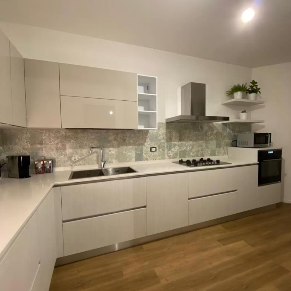 Slab Silestone Miami White White Quartz Countertops
