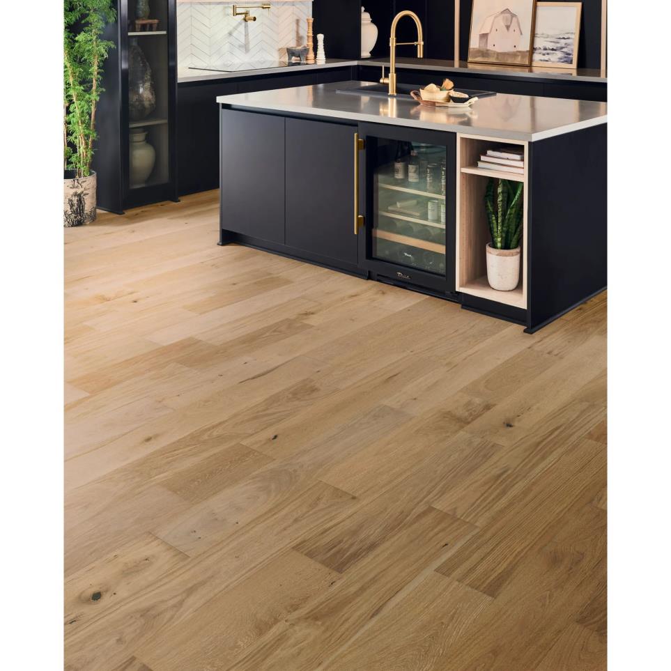 Plank Natural Medium Finish Hardwood
