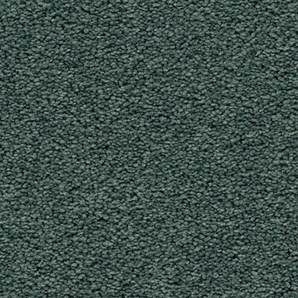 Textured Saxony Dramatic Green Carpet