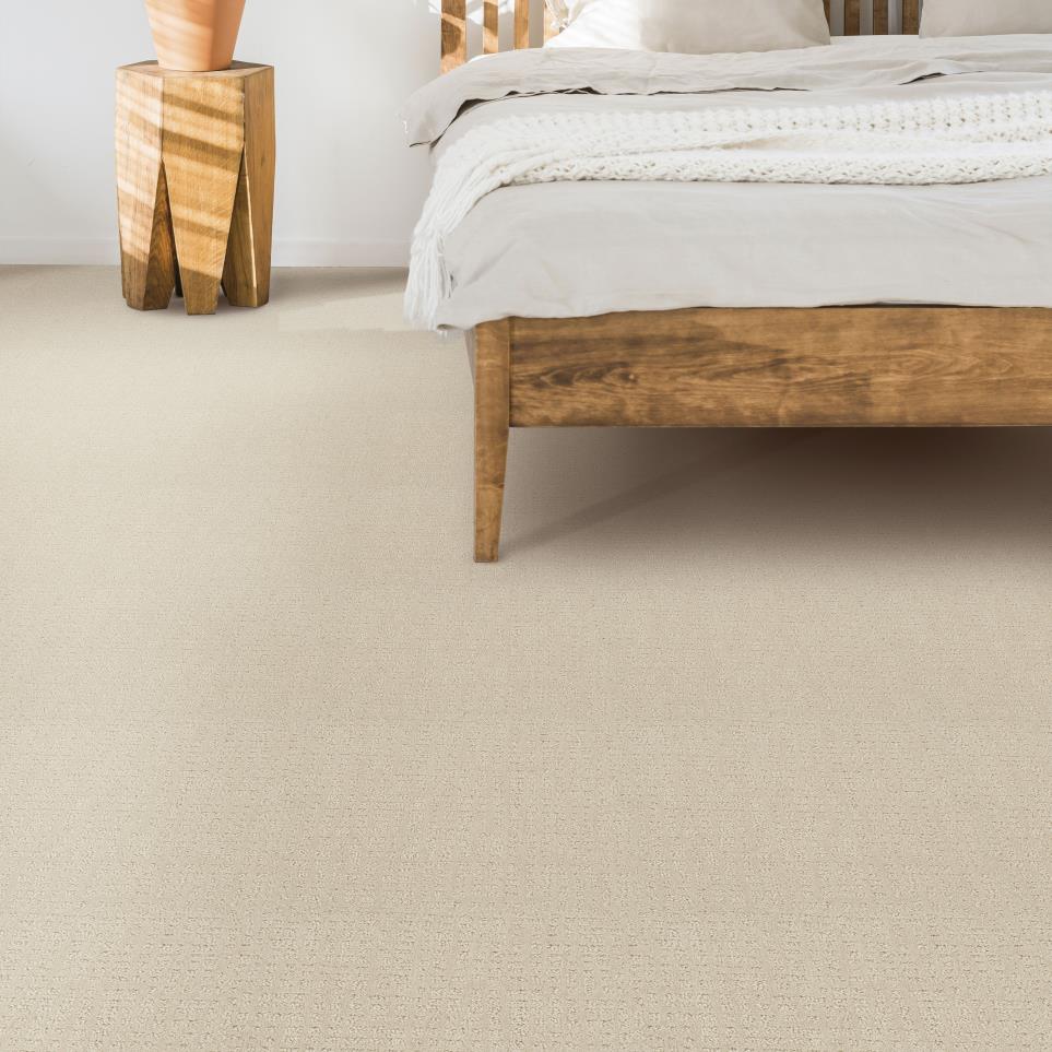 Pattern Achievement White Carpet